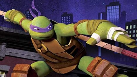 TEENAGE MUTANT NINJA TURTLES: See Raphael/Donatello VA Give Shredder Actor A Disgusting Pizza Who Then Eats It