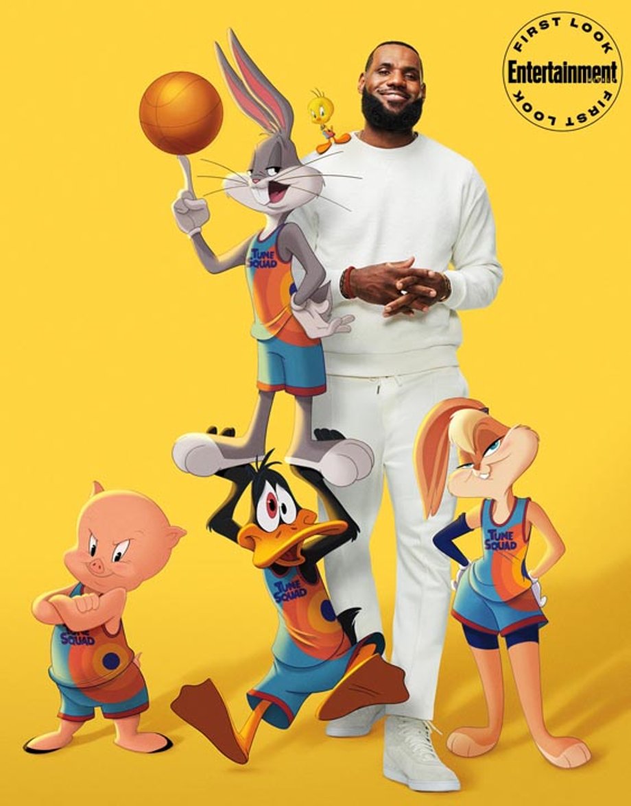 Space-Jam-A-New-Legacy-Porky-Pig-Daffy-Duck-Bugs-Bunny-Le-Bron-James-Lola-Bunny
