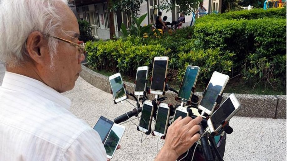 Old Man In Taiwan Nicknamed "Uncle Pokemon" Due To The Extreme Measures He Takes To Be A Pokemon Master